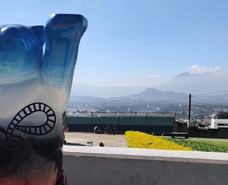 Plaza-Berlin-Avenida-Las-Americas-by-Jose-Aguirre-Jaguar-Negro-Travel