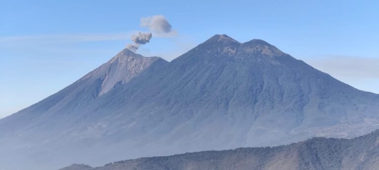 Volcan-de-Fuego-Jaguar-Negro
